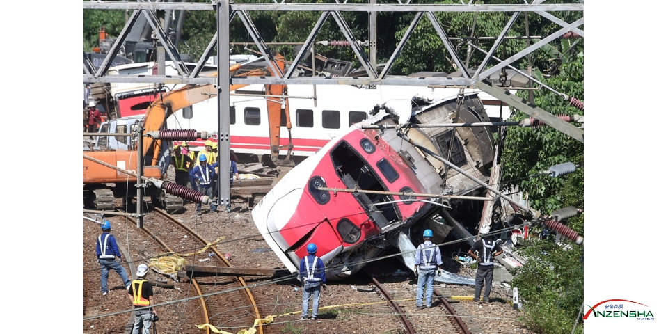 Train’s Driver Disabled Speed Controls Before Taiwan Crash, Officials Say